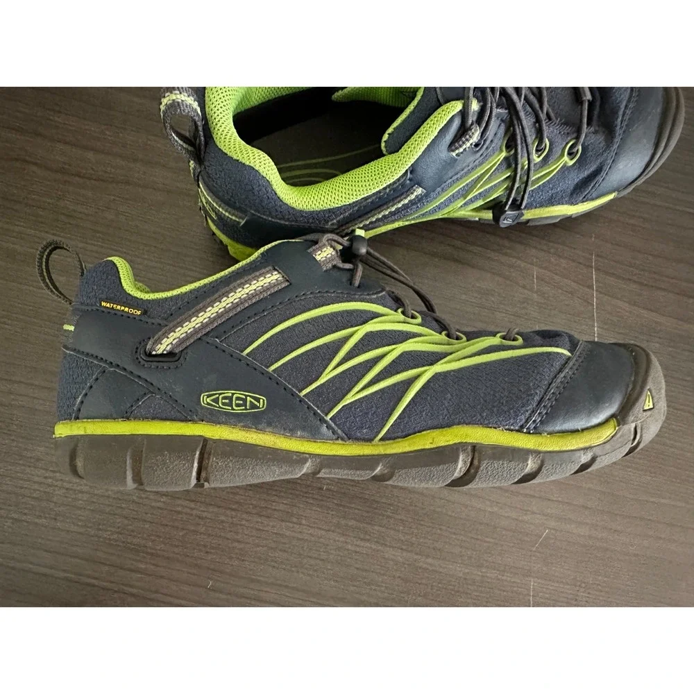 KEEN Kids Chandler CNX Waterproof Shoes Size 4 Navy Green Hiking Trail
